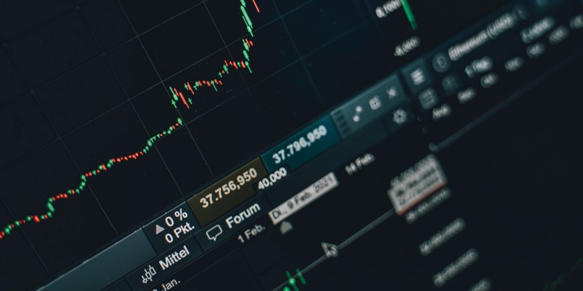 This article explains how AI and modern data analytics are reshaping how founders and investors discover, evaluate, and act on startup opportunities in 2026. It...