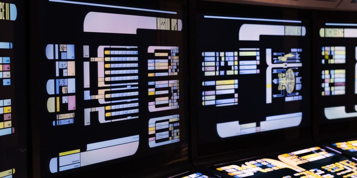 This article explains why modern data pipelines are essential for startups and investors, showing how raw, scattered signals become reliable insights that speed...