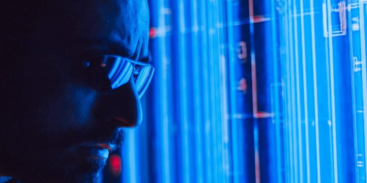 This article maps the AI platform landscape in 2026 to help founders, investors, and tech teams pick the right tools. It explains why unified platforms like Lig...