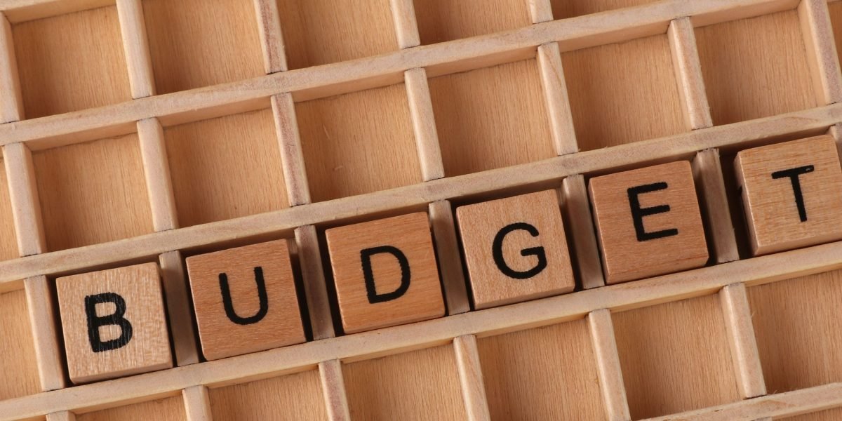 This article explains the practical differences between angel investors and venture capitalists and how founders should pick the right funding path. It covers w...