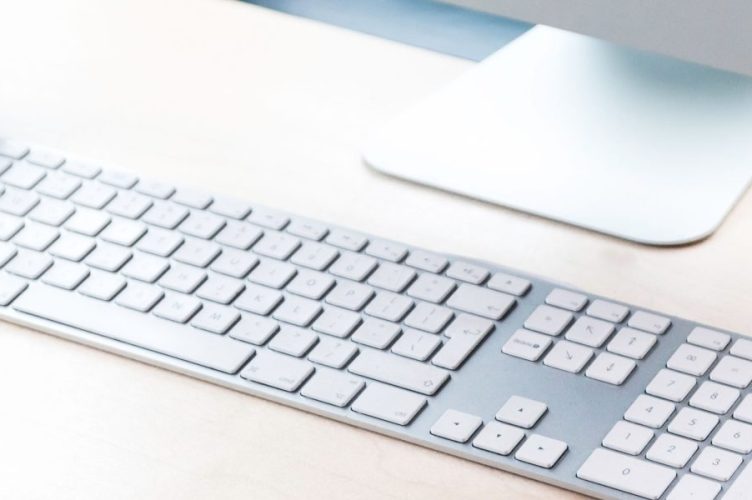 This article explains why curated tech newsletters remain essential for busy founders, VCs, and corporate strategists who face information overload. It shows ho...